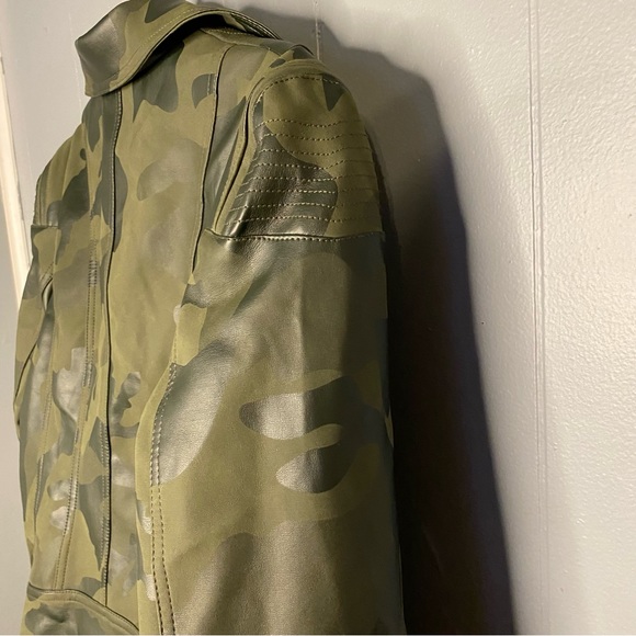 Camouflage Moto Jacket - Picture 11 of 11